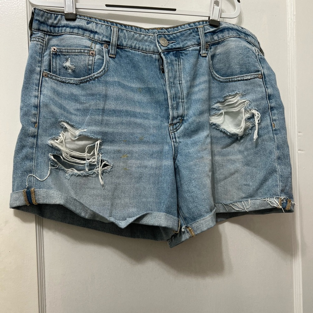 Distressed American Eagle shorts